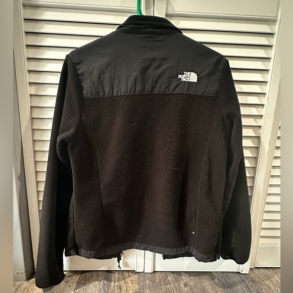 Women’s Medium North Face Denali jacket. Used. Great condition - Picture 2 of 2